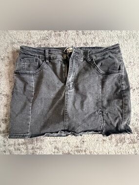 NWOT LUVAMIA Women's Black Denim Mini Skort